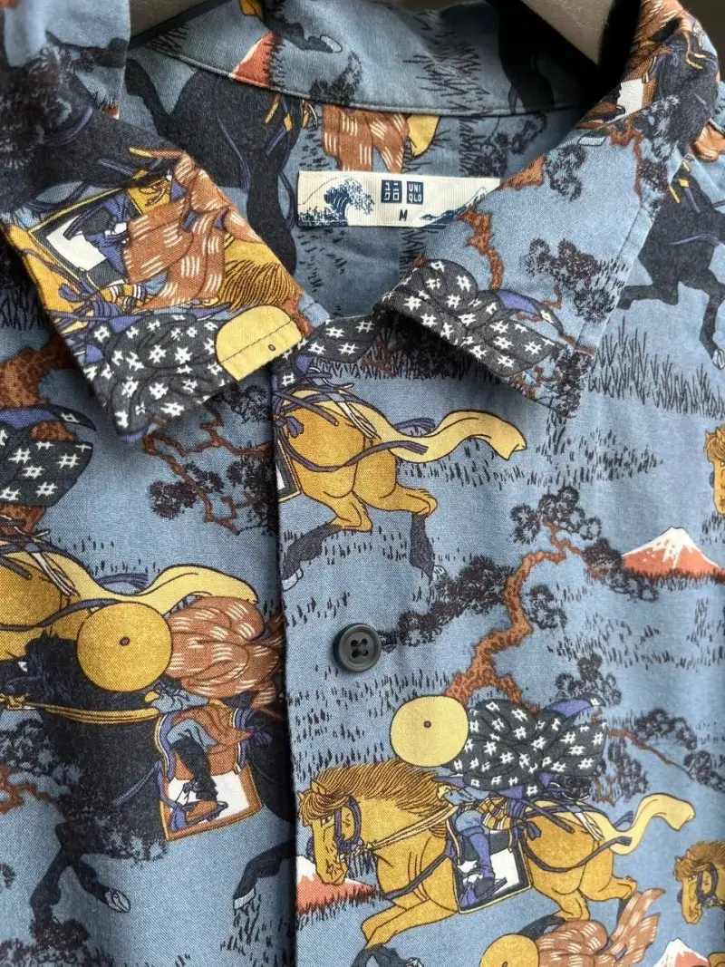Рубашка Uniqlo ‘безликие скачки’ 🏇 — фото 5